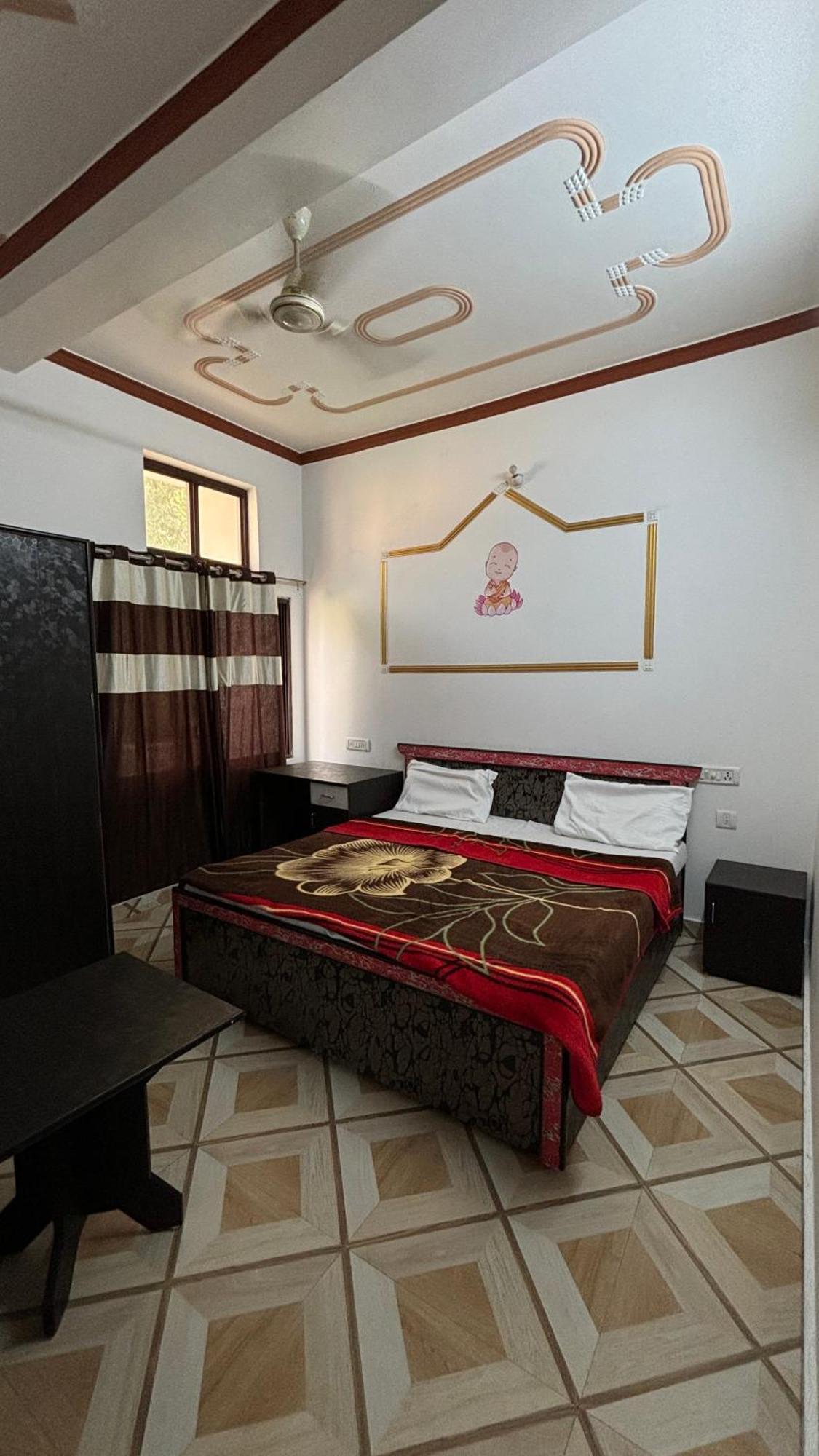 Sattva Cafe And Motel ริชิเคช ภายนอก รูปภาพ